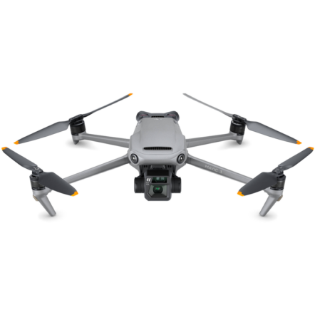 DJI Mavic 3 Cine Premium Combo je usmeren na profesionalno kreiranje sadržaja, dodaje mogućnost korišćenja Apple ProRes 422 HK kodeka i povećava internu memoriju sa 8 GB na SSD od 1 TB.