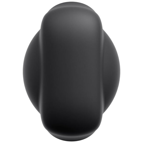Insta360 One X2 Lens Cap je poklopac objektiva koji se stavlja preko vrha kamere i lako se skida. Pokriva oba objektiva kako bi ih zaštitio od ogrebotina i prljavštine kada kameru nosite u džepu ili rancu. Napravljen je od silikona i dizajniran prema konturama objektiva. Insta360 One X2 Lens Cap takođe možete koristiti i kada imate Insta360 One X2 Lens Guards na objektiima.