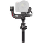 DJI RS3 Pro Combo Gimbal je redizajniran da bude elegantniji i moćniji od Ronin RS 2, sa telom od karbona težine samo 1.5kg i nosivosti do 4.5kg. Ovaj mali gimbal je dovoljno čvrst da podrži i stabilizuje kamere srednje veličine kao što su Sony FX6 ili Canon C70 sa zum objektivom od 24-70 mm. Sa većim OLED ekranom u boji, novim tasterom za fino podešavanje i većom stabilnošću, RS 3 Pro postaje neizostavni deo vašeg profesionalog kompleta. Combo paket uključuje dodatne stvari kao što su potpuno novi Focus motor, Briefcase ručku, dva kontrolna kabla za više kamera i kaiš za pričvršćivanje objektiva.