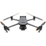 DJI Mavic 3 Enterprise je idealno rešenje za industrijske i korporativne potrebe Dron je izuzetno kompaktan i lagan.