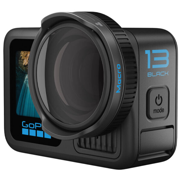GoPro Hero 13 Macro Lens Mod se postavlja na vašu kameru umesto standardnog stakla objektiva.